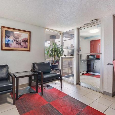 Econo Lodge Inn & Suites Терре-Хот Экстерьер фото