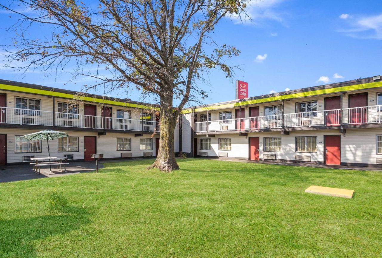 Econo Lodge Inn & Suites Терре-Хот Экстерьер фото