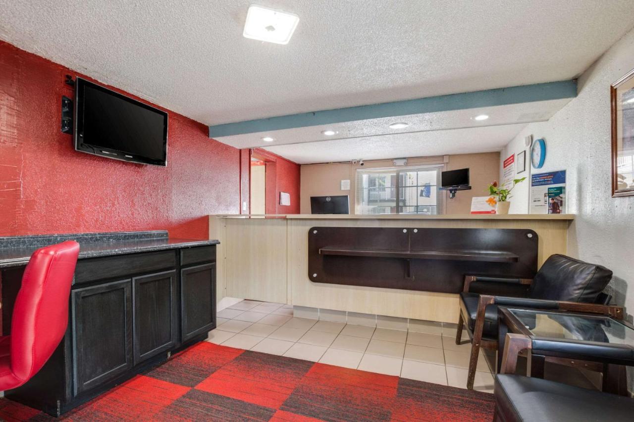 Econo Lodge Inn & Suites Терре-Хот Экстерьер фото