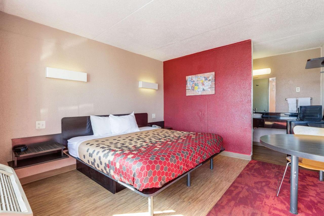 Econo Lodge Inn & Suites Терре-Хот Экстерьер фото