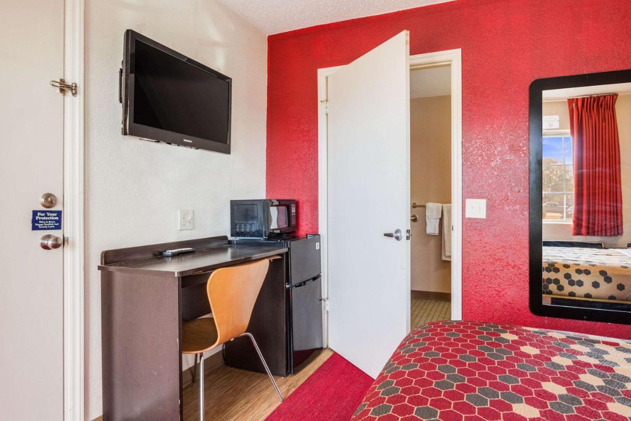 Econo Lodge Inn & Suites Терре-Хот Экстерьер фото