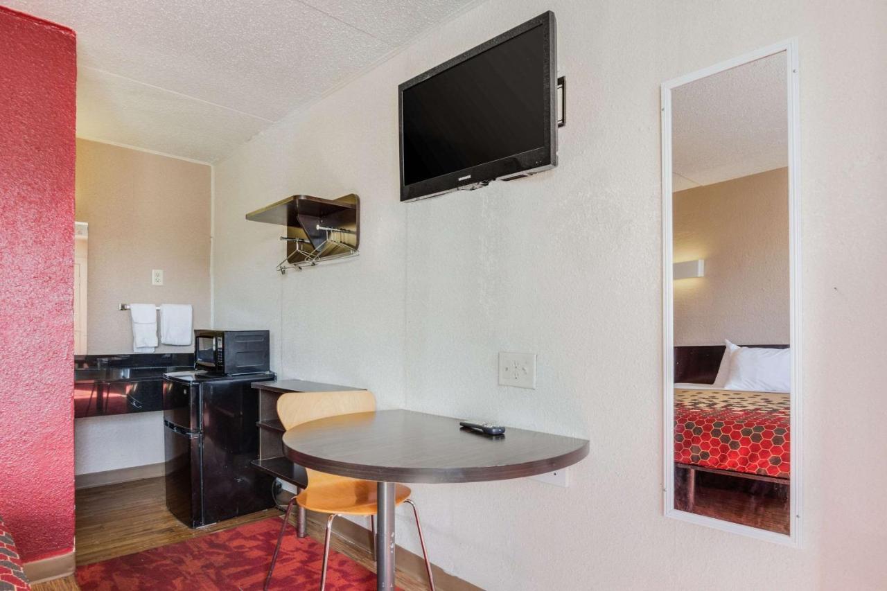 Econo Lodge Inn & Suites Терре-Хот Экстерьер фото