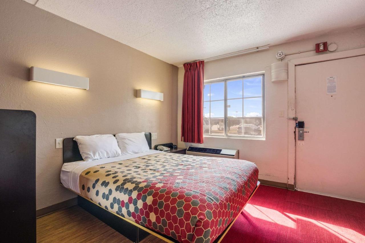 Econo Lodge Inn & Suites Терре-Хот Экстерьер фото