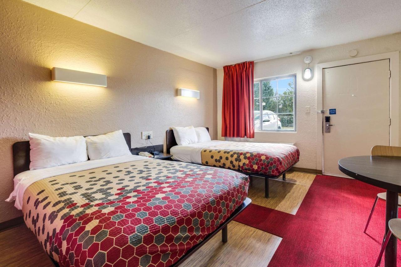 Econo Lodge Inn & Suites Терре-Хот Экстерьер фото